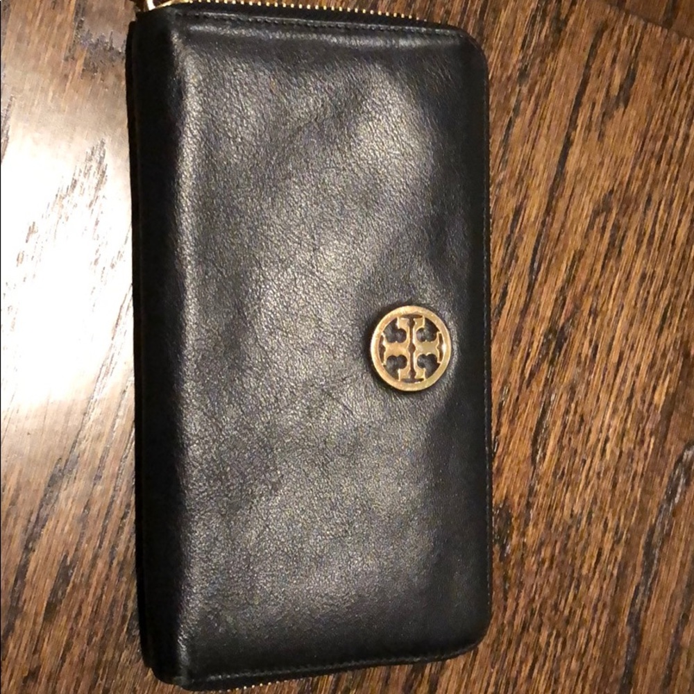 Tory Burch zip around wallet